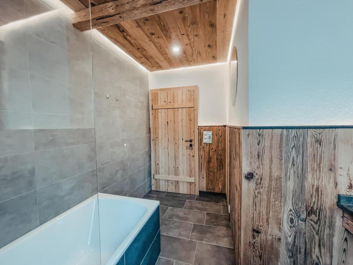 Alpenluxus Presents Oldwood Chalet - Balcony & Car Park Fügen Exterior foto