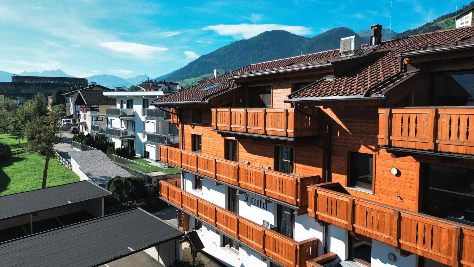 Alpenluxus Presents Oldwood Chalet - Balcony & Car Park Fügen Exterior foto
